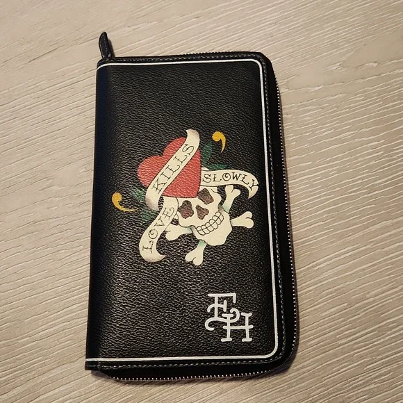 Vintage Ed Hardy Wallet - Picture 1 of 3